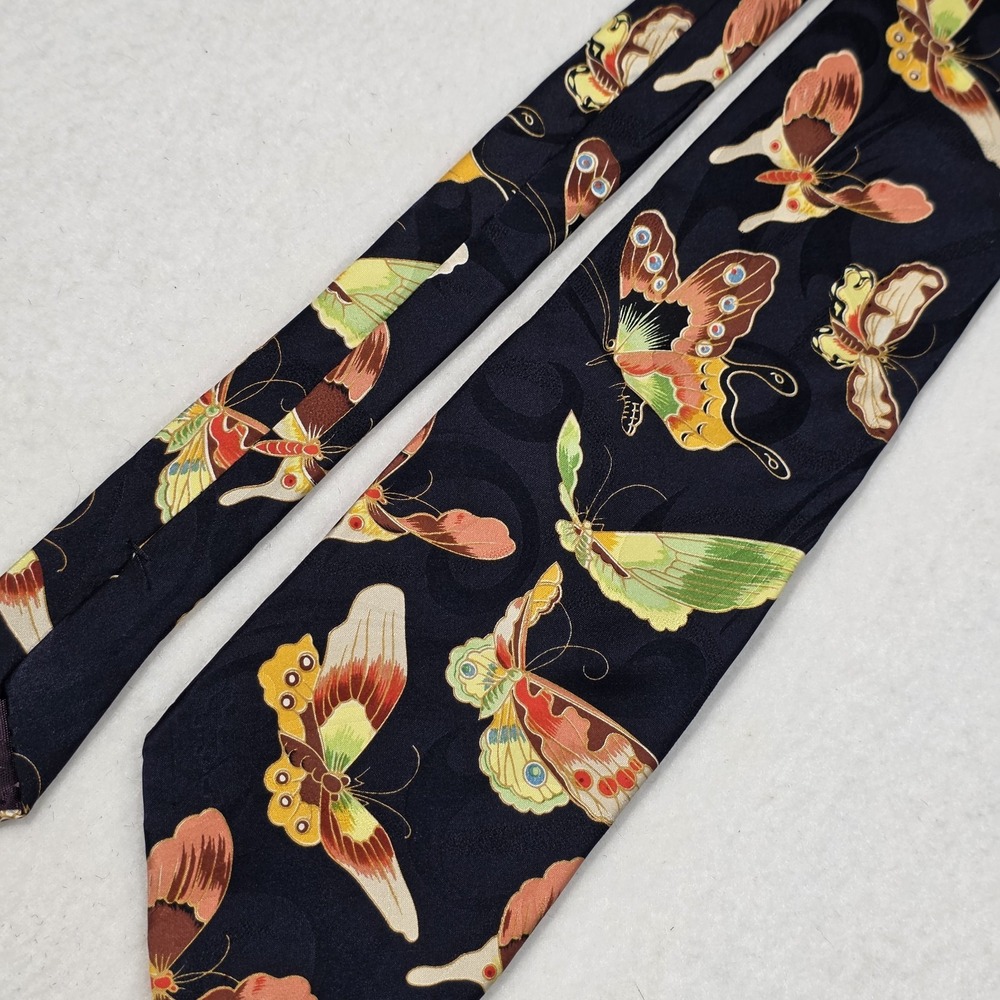 Vintage Gallery Collection By Christina Desiree Ming Dynasty Silk Tie Made USA